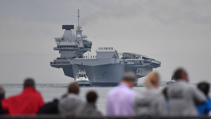 英国面临通胀与疫情挑战，解封前夕单日确诊近5万